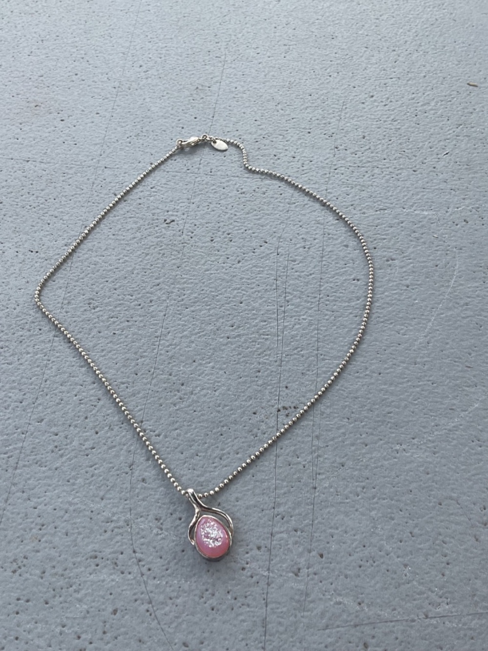Sajen teardrop necklace pink stone with glitter sterling silver setting 18” - Picture 8 of 11